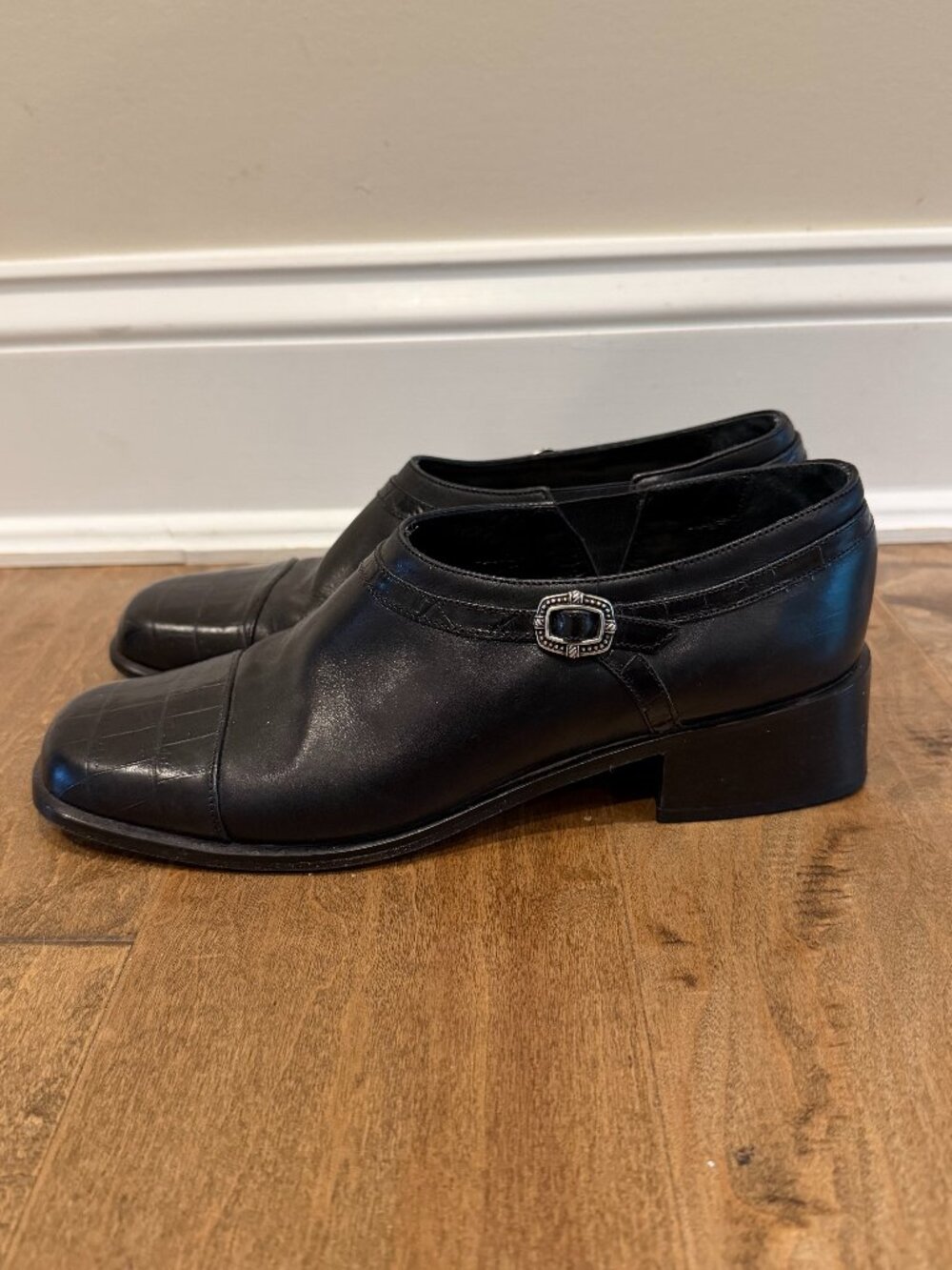 BRIGHTON black leather square toe loafers/shoeties (7)